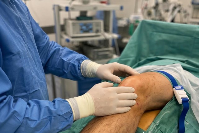 Artroscopia de rodilla para lesiones meniscales y ligamento cruzado anterior en Pontevedra - Imagen 1