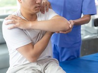 Cómo prevenir y tratar las lesiones deportivas: consejos prácticos para cuidar tus articulaciones y músculos
