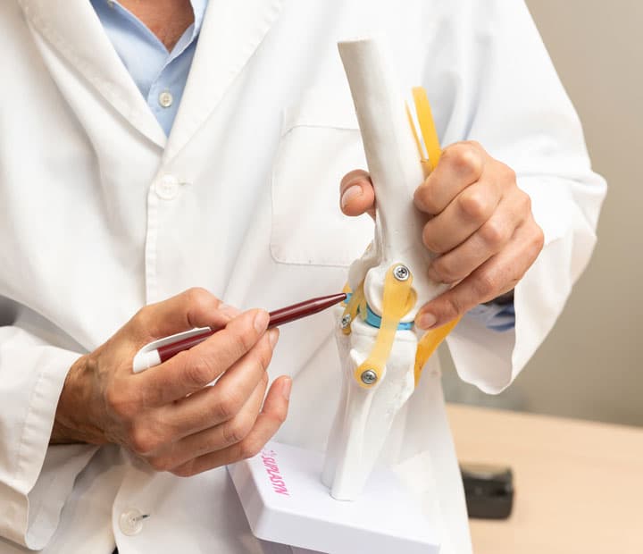 Tratar lesiones de ligamento cruzado anterior con traumatólogo en Pontevedra